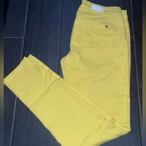 Size 9 Low Rise Yellow (Primrose) Skinny Jeans